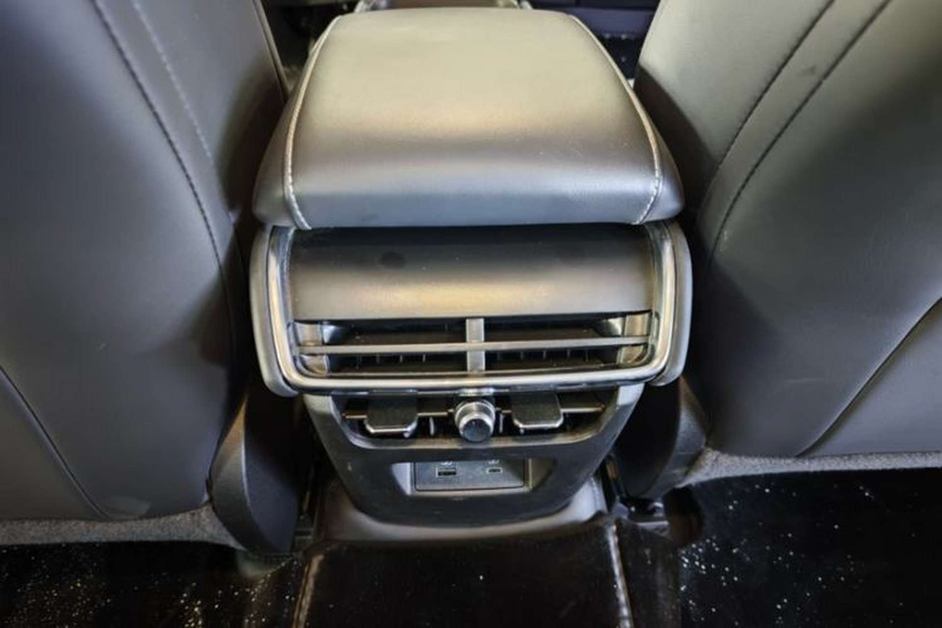 Used Ford Mondeo 2025 2.0T EcoBoost Luxury Version Audio And AC Panel