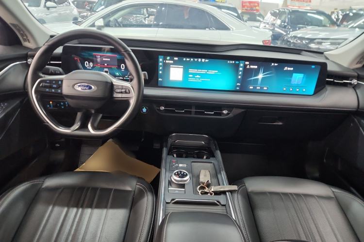 Used Ford Mondeo 2025 2.0T EcoBoost Luxury Version Center Console