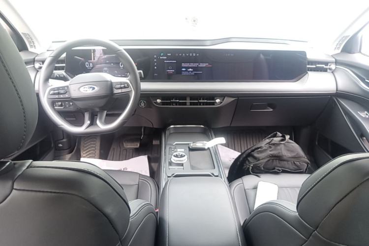Used Ford Mondeo 2025 2.0T EcoBoost Luxury Version Center Console