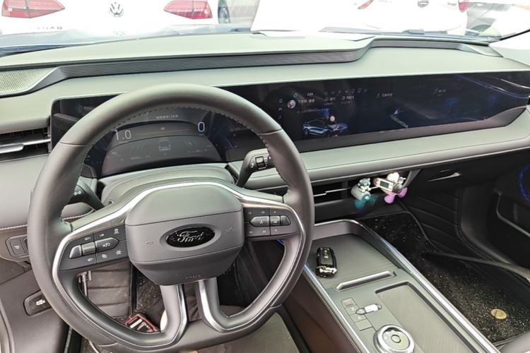 Used Ford Mondeo 2025 1.5T EcoBoost Luxury Version Center Console