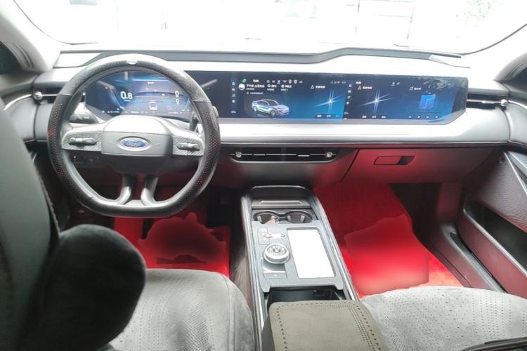 Used Ford Mondeo 2025 1.5T EcoBoost Luxury Version Center Console