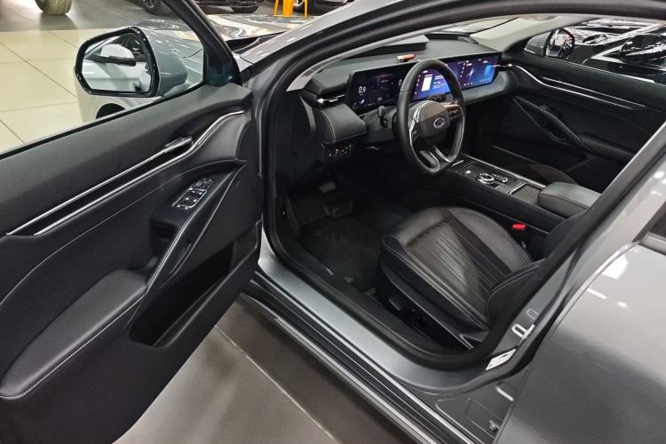 Used Ford Mondeo 2025 2.0T EcoBoost Luxury Version Driver Seat