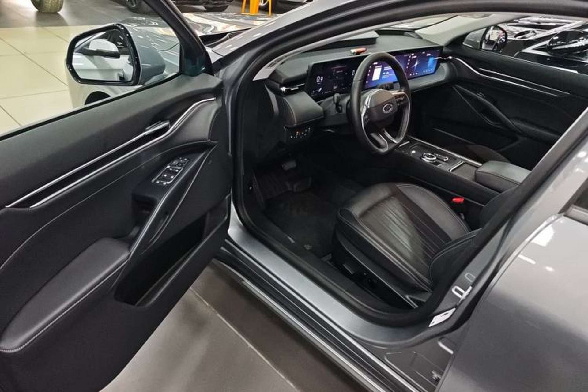 Used Ford Mondeo 2025 2.0T EcoBoost Luxury Version Driver Seat