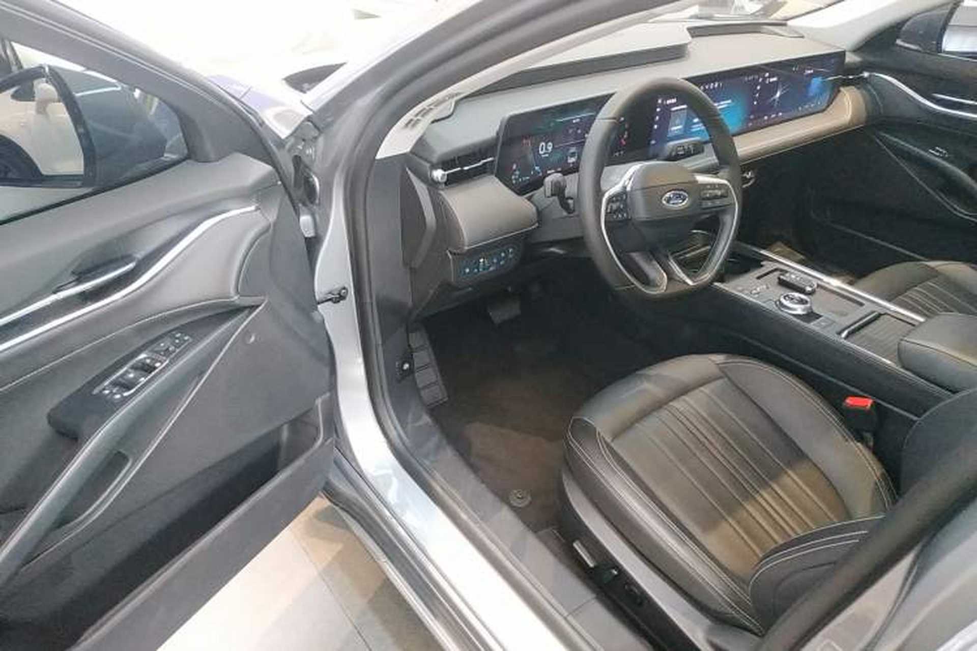 Used Ford Mondeo 2025 2.0T EcoBoost Luxury Version Driver Seat