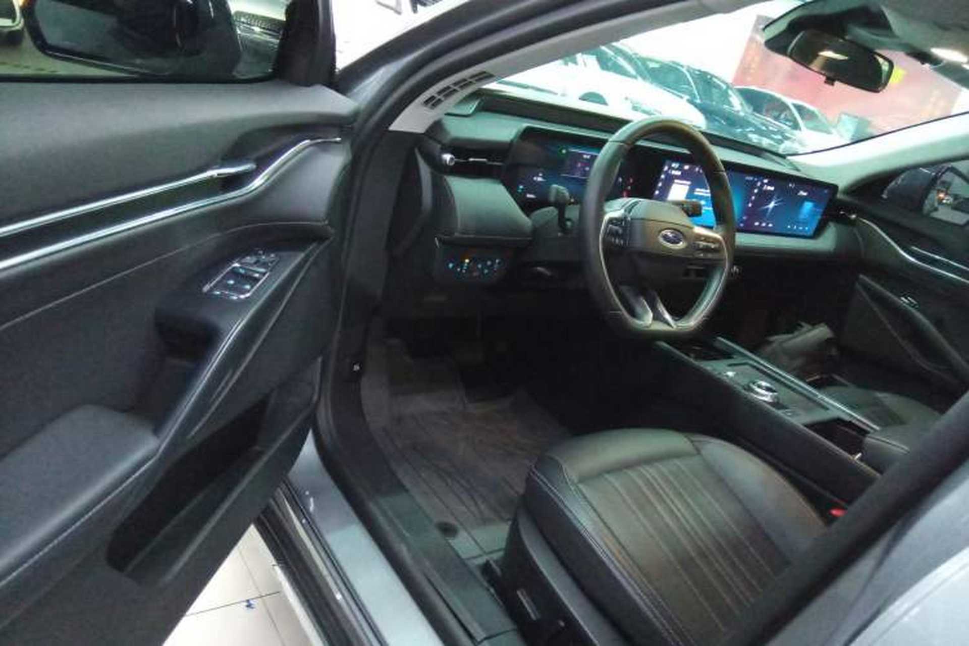 Used Ford Mondeo 2025 2.0T EcoBoost Luxury Version Driver Seat