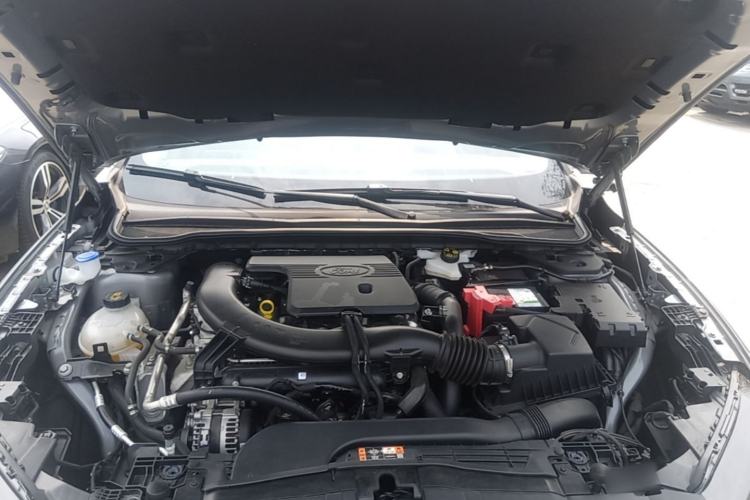 Used Ford Mondeo 2025 2.0T EcoBoost Luxury Version Engine Bay