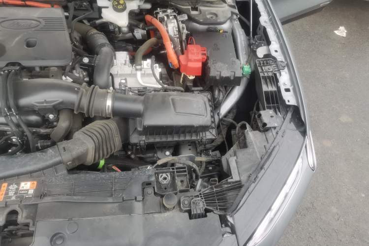 Used Ford Mondeo 2025 2.0T EcoBoost E Hybrid Sport Edition ST-Line Engine Bay Left