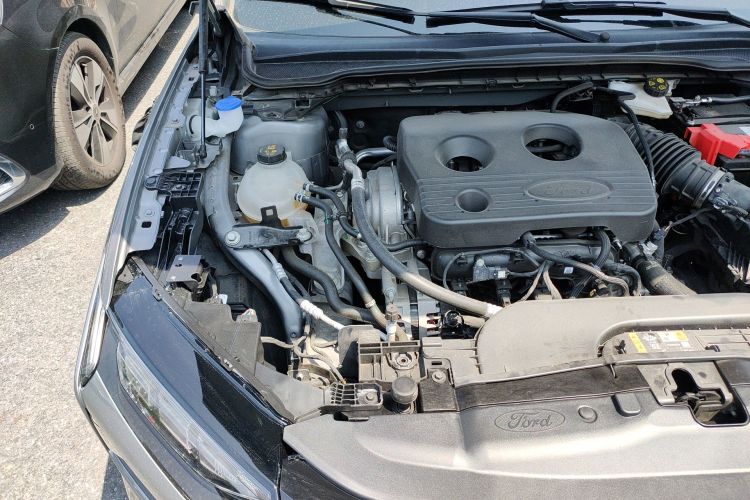 Used Ford Mondeo 2025 1.5T EcoBoost Comfort Version Engine Bay Right