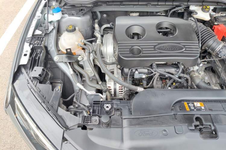 Used Ford Mondeo 2025 1.5T EcoBoost Luxury Version Engine Bay Right