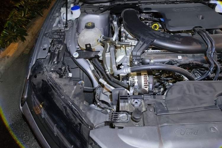 Used Ford Mondeo 2025 2.0T EcoBoost Luxury Version Engine Bay Right