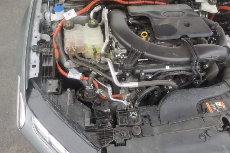 Used Ford Mondeo 2025 2.0T EcoBoost E Hybrid Sport Edition ST-Line Engine Bay Right