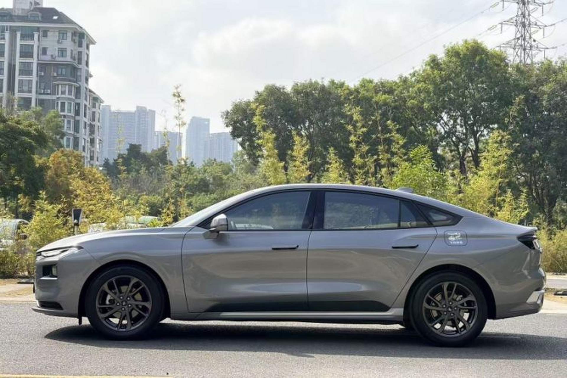 Used Ford Mondeo 2025 2.0T EcoBoost Luxury Version Exterior 2