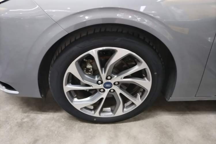 Used Ford Mondeo 2025 2.0T EcoBoost Ultimate Edition Exterior 4