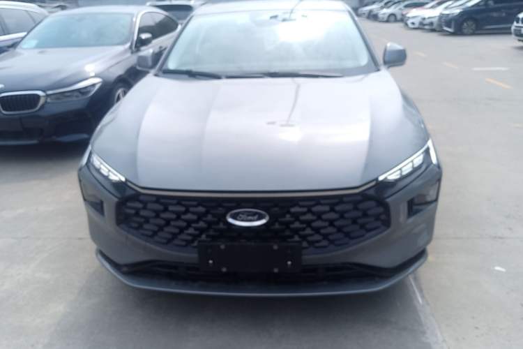 Used Ford Mondeo 2025 2.0T EcoBoost Luxury Version Front