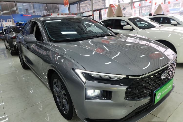 Used Ford Mondeo 2025 2.0T EcoBoost Luxury Version Front Right 45 Deg