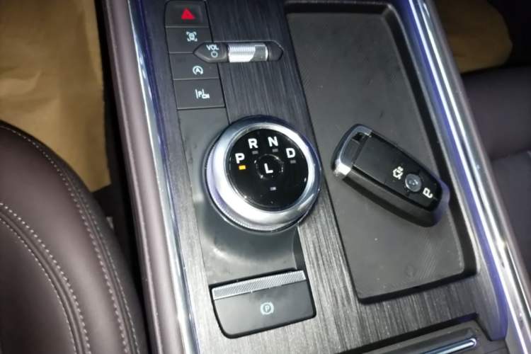Used Ford Mondeo 2025 2.0T EcoBoost Ultimate Edition Gear Lever