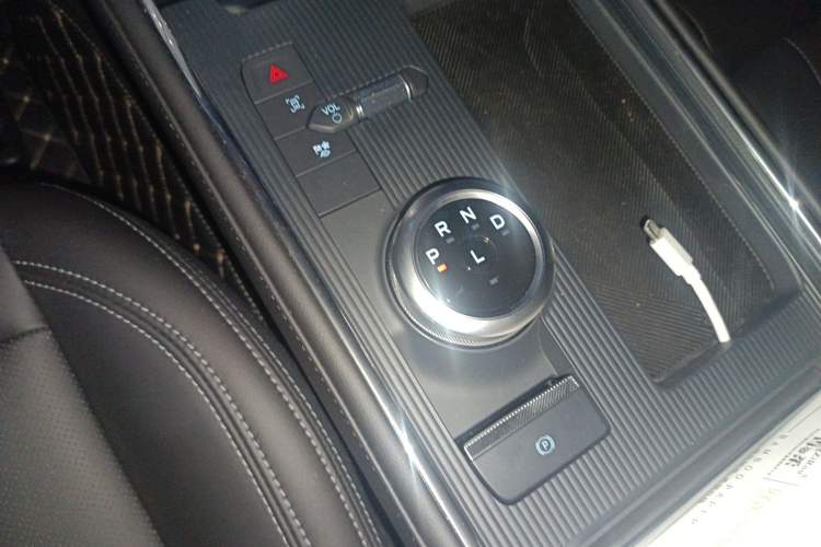 Used Ford Mondeo 2025 1.5T EcoBoost E Hybrid Luxury Edition Gear Lever