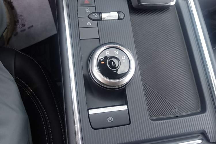 Used Ford Mondeo 2025 2.0T EcoBoost Luxury Version Gear Lever