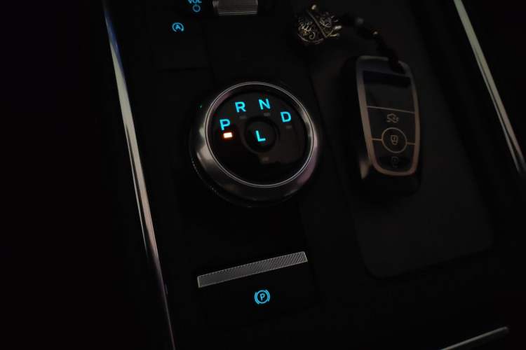 Used Ford Mondeo 2025 1.5T EcoBoost Luxury Version Gear Lever