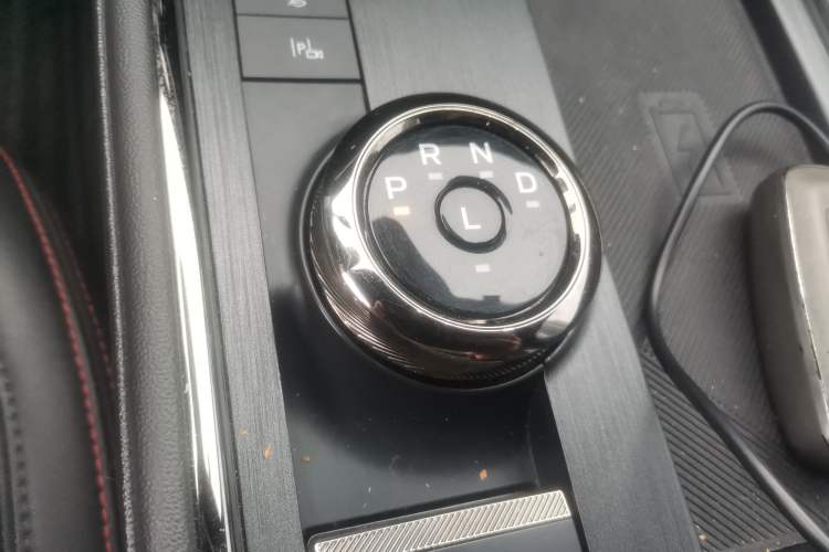 Used Ford Mondeo 2025 2.0T EcoBoost E Hybrid Sport Edition ST-Line Gear Lever