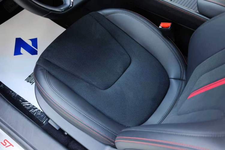 Used Ford Mondeo 2025 2.0T EcoBoost E Hybrid Sport Edition ST-Line Interior 10