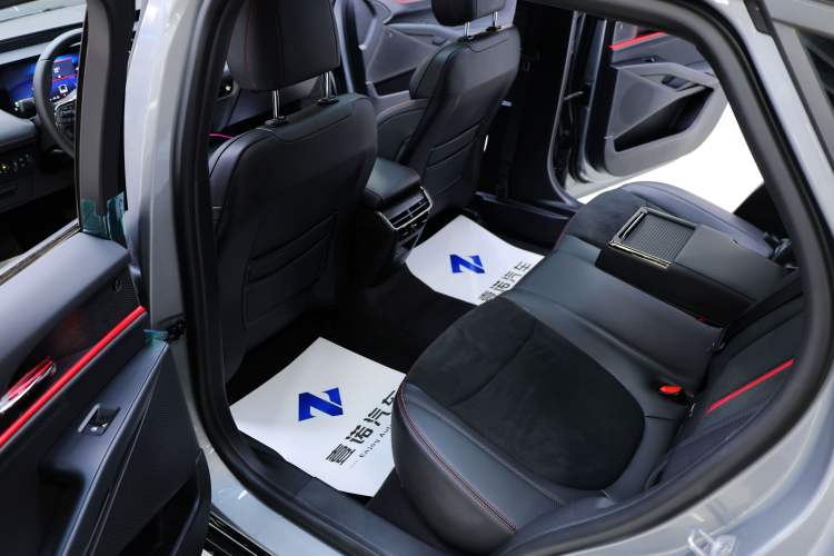 Used Ford Mondeo 2025 2.0T EcoBoost E Hybrid Sport Edition ST-Line Interior 13