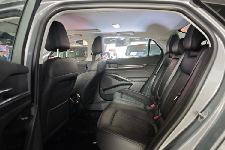 Used Ford Mondeo 2025 2.0T EcoBoost Luxury Version Interior 2