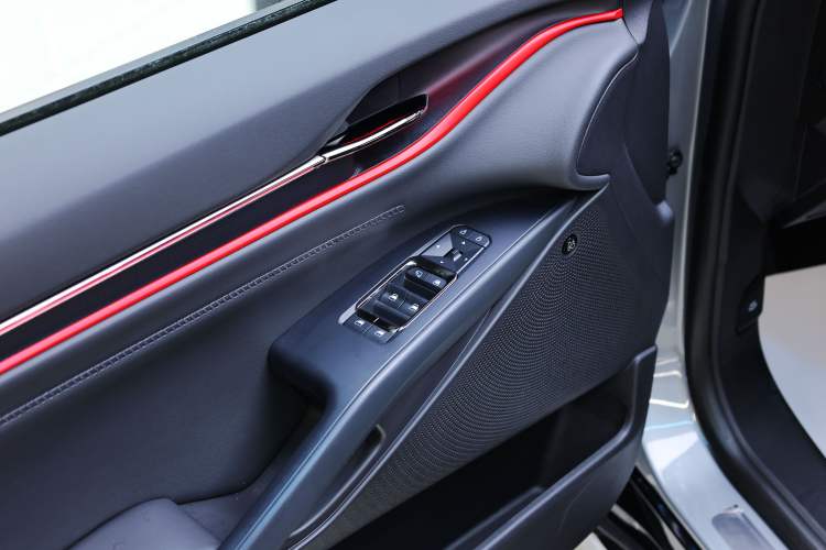 Used Ford Mondeo 2025 2.0T EcoBoost E Hybrid Sport Edition ST-Line Interior 2