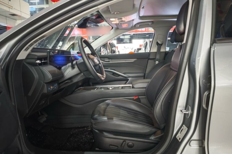 Used Ford Mondeo 2025 2.0T EcoBoost Luxury Version Interior 3