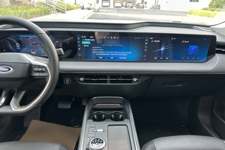 Used Ford Mondeo 2025 2.0T EcoBoost Luxury Version Interior 3