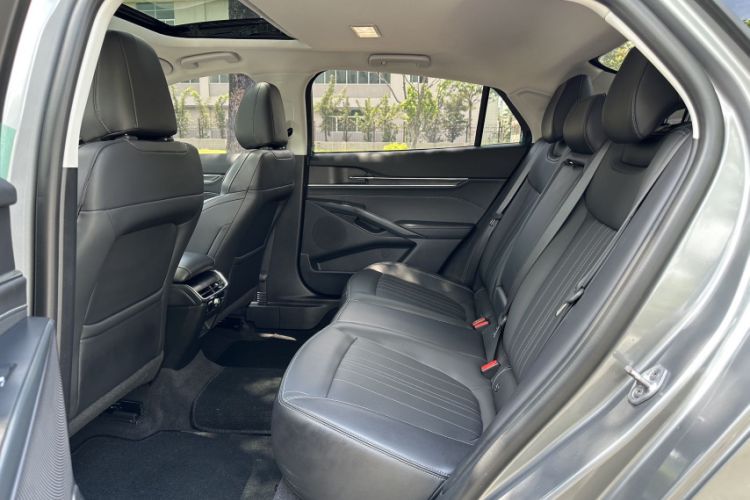 Used Ford Mondeo 2025 2.0T EcoBoost Luxury Version Interior 4