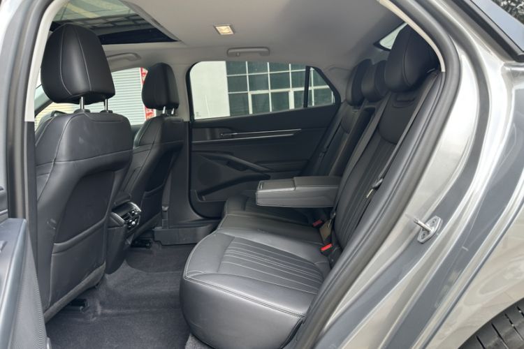 Used Ford Mondeo 2025 2.0T EcoBoost Luxury Version Interior 7