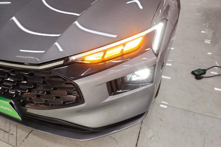 Used Ford Mondeo 2025 2.0T EcoBoost Luxury Version Left Front Headlight