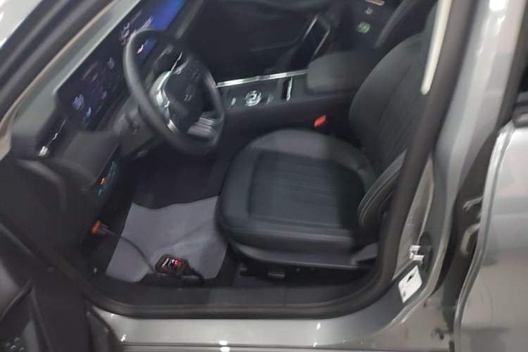 Used Ford Mondeo 2025 2.0T EcoBoost Luxury Version Left Front Seat