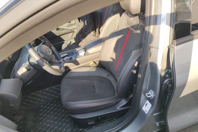 Used Ford Mondeo 2025 2.0T EcoBoost E Hybrid Sport Edition ST-Line Left Front Seat
