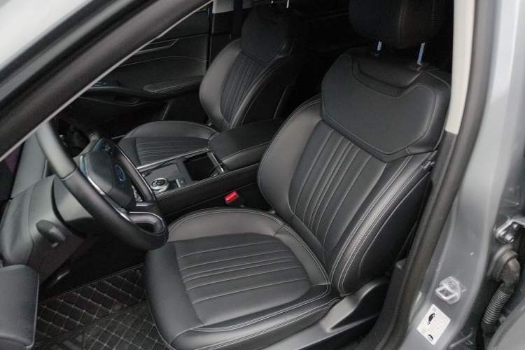 Used Ford Mondeo 2025 2.0T EcoBoost Luxury Version Left Front Seat