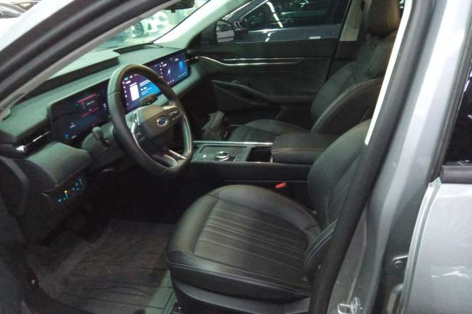 Used Ford Mondeo 2025 2.0T EcoBoost Luxury Version Left Front Seat
