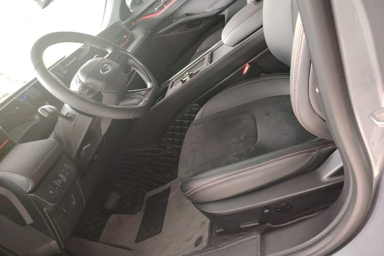 Used Ford Mondeo 2025 2.0T EcoBoost E Hybrid Sport Edition ST-Line Left Front Seat