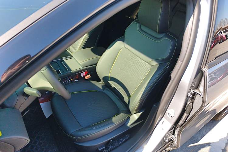Used Ford Mondeo 2025 2.0T EcoBoost E Hybrid Sport Edition Left Front Seat