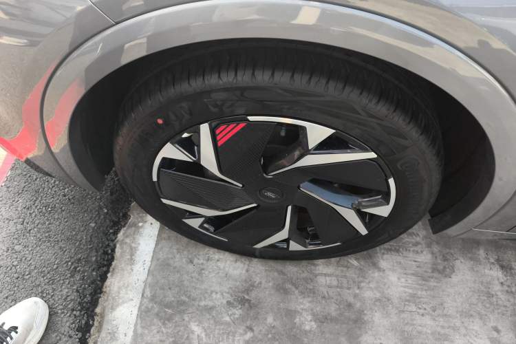 Used Ford Mondeo 2025 2.0T EcoBoost E Hybrid Sport Edition ST-Line Left Front Wheel Hub