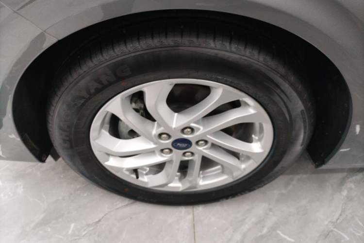 Used Ford Mondeo 2025 1.5T EcoBoost Comfort Version Left Front Wheel Hub