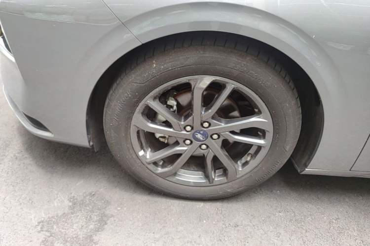 Used Ford Mondeo 2025 1.5T EcoBoost Luxury Version Left Front Wheel Hub