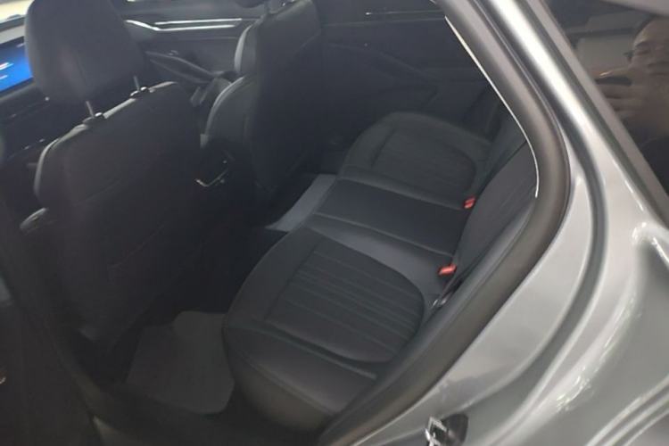Used Ford Mondeo 2025 2.0T EcoBoost Luxury Version Left Rear Seat