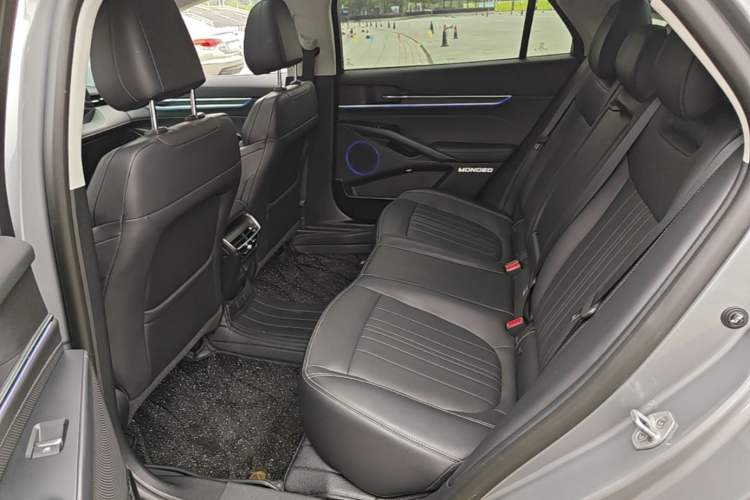 Used Ford Mondeo 2025 1.5T EcoBoost Luxury Version Left Rear Seat