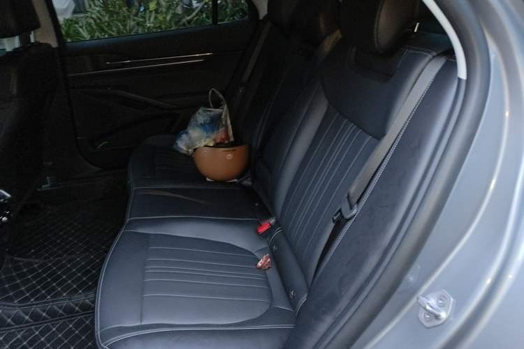 Used Ford Mondeo 2025 2.0T EcoBoost Luxury Version Left Rear Seat