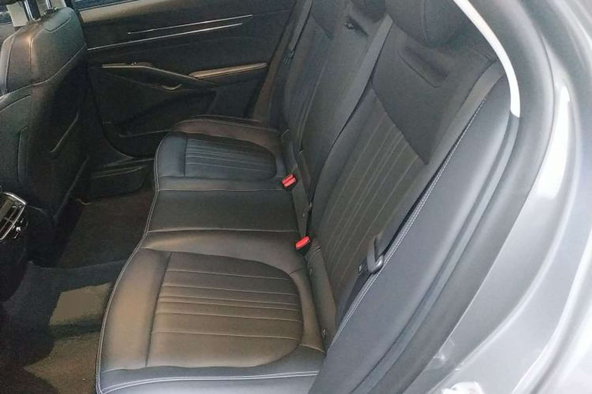 Used Ford Mondeo 2025 2.0T EcoBoost Luxury Version Left Rear Seat