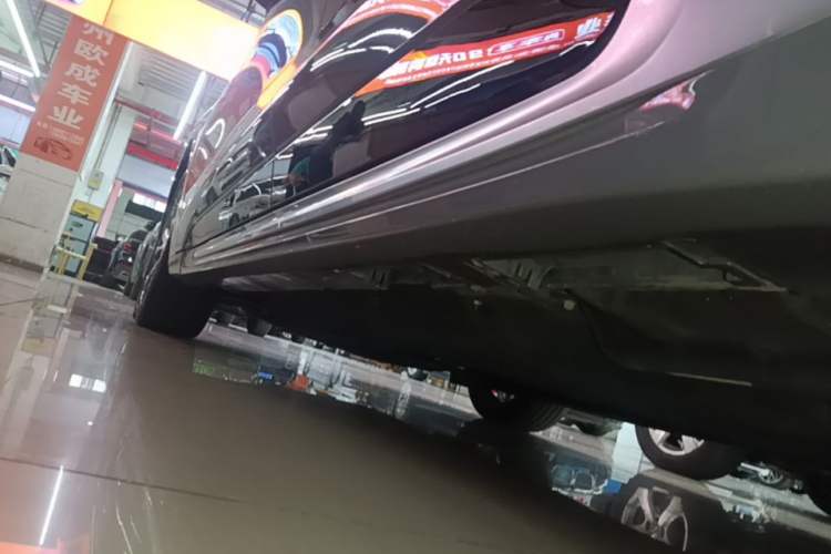 Used Ford Mondeo 2025 2.0T EcoBoost Ultimate Edition Left Side Sill