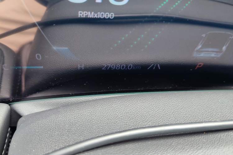 Used Ford Mondeo 2025 1.5T EcoBoost Luxury Version Odometer Close Up
