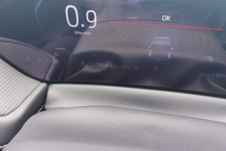 Used Ford Mondeo 2025 2.0T EcoBoost Luxury Version Odometer Close Up