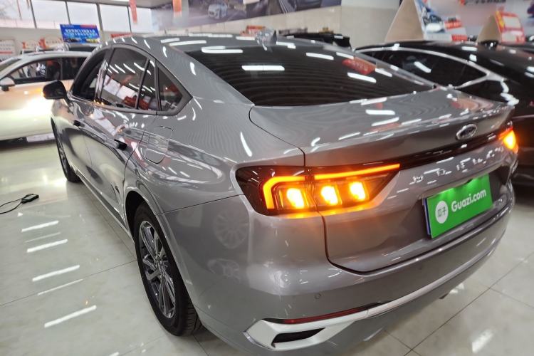 Used Ford Mondeo 2025 2.0T EcoBoost Luxury Version Rear Left 45 Deg